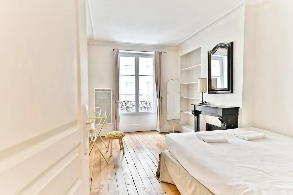 Daire Appartement Chic #Eiffeltower #Champdemars -V Paris