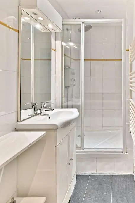 Daire Appartement Chic #Eiffeltower #Champdemars -V Paris