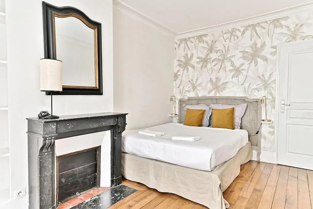 Appartement Chic #Eiffeltower #Champdemars -V Paris 0*,  Fransa